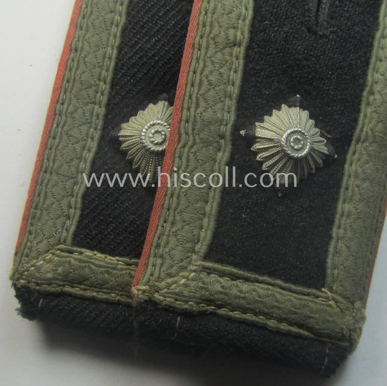 Superb - and moderately used! - pair of WH (Heeres) NCO-type shoulderstraps for usage by a: 'Feldwebel' who served within the: 'Panzer-Trpn.'