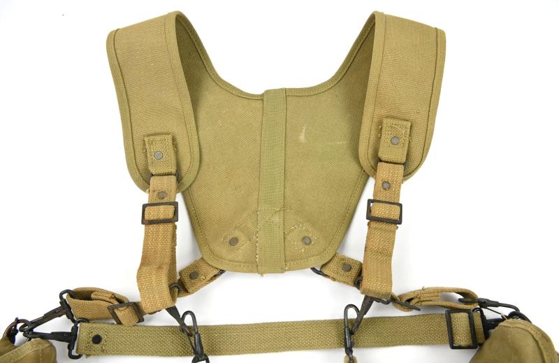 US WW2 Medic Set with Carrying Frame