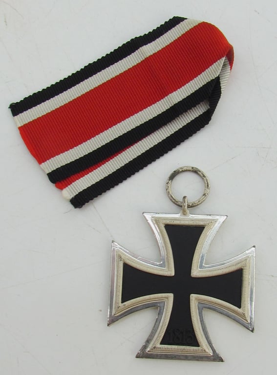 Iron Cross 2nd Class 1939 (Eisernes Kreuz 2. Klasse)– Maker “100”