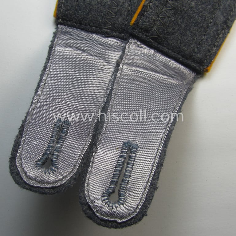 Attractive - and fully matching! - pair of mid- (ie. later-) war-period, WH (Luftwaffe) NCO-type shoulderstraps as was intended for usage by an: 'Unteroffizier der Flieger o. Fallschirm-Trpn.'