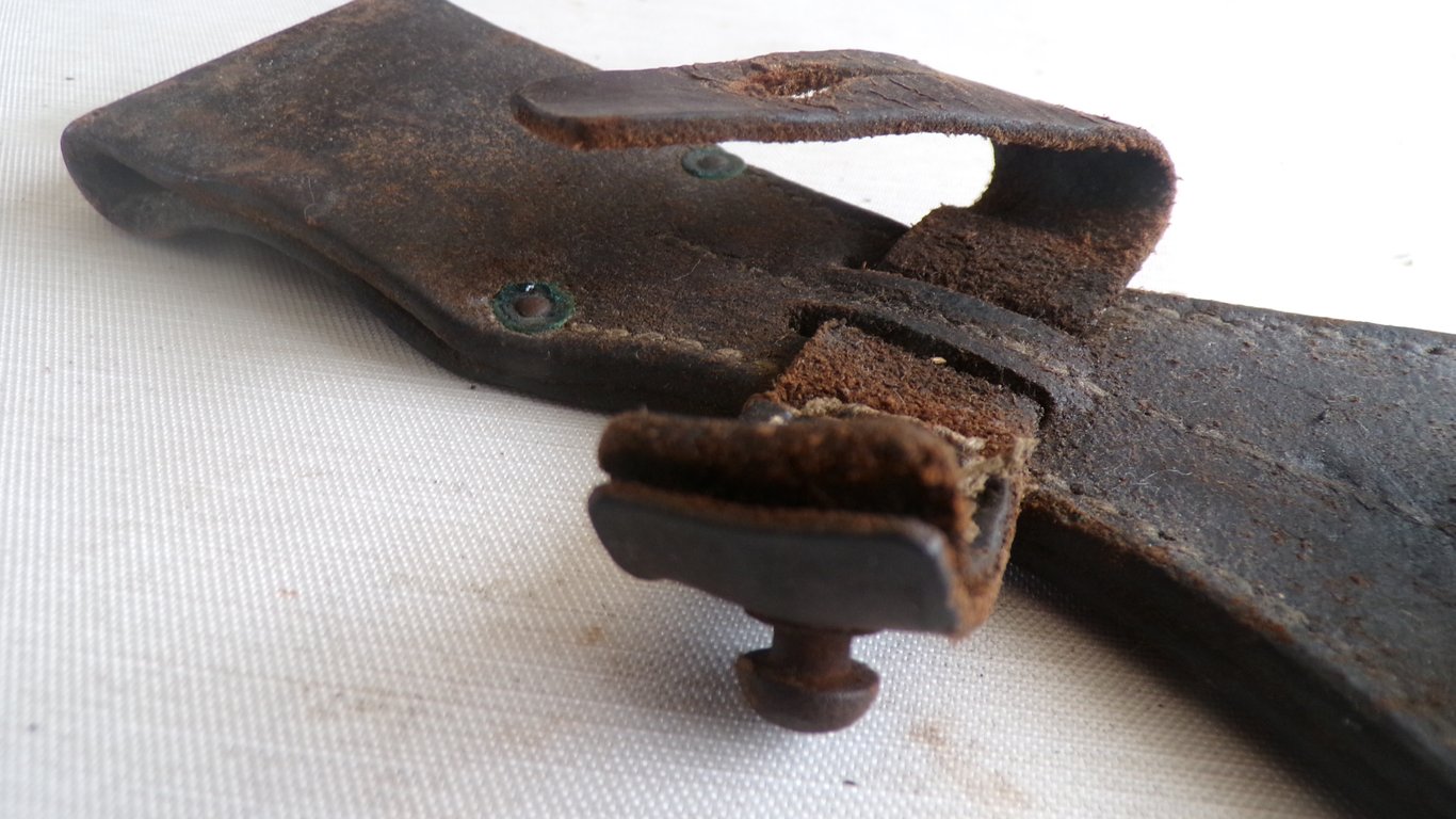 Early K98 Bayonet Frog with Strap 1935