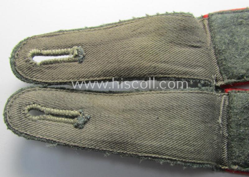 Pair of WH (Heeres) EM-type shoulderstraps: 'Soldat eines (Sturm)Art.-Abtgs. o. Rgts.'