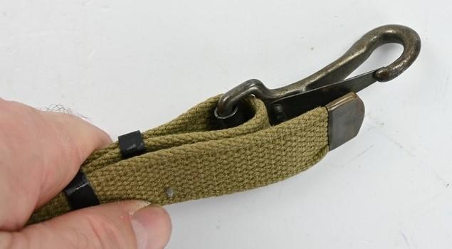 US M-1941 Cavalry/Paratrooper Canteen with extension strap