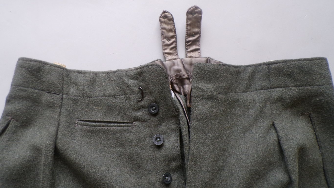Pair of breeches of an artillery Officer