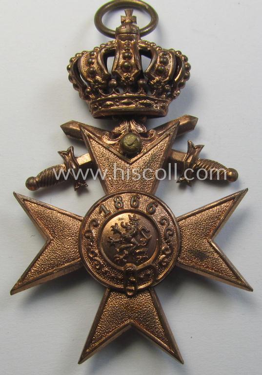 Attractive, (pre)WWI-period: 'Bayern Militär-Verdienstkreuz 3. Klasse mit der Krone' being a nicely preserved example that came stored in its luxuriously styled, light-blue-coloured etui (marked: 'Weiss & Co. - München')