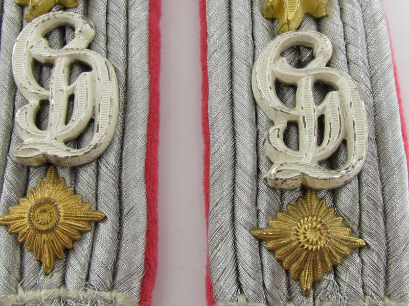 Wehrmacht (Heer) ‘Grossdeutschland’ Panzer Oberleutnant Shoulder Boards