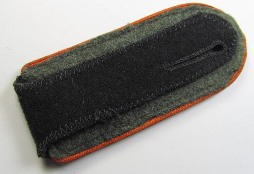 Attractive - albeit regrettably single! - Waffen-SS, enlisted-mens'-type shoulderstrap as was intended for usage by a: 'Soldat' (ie. 'SS-Mann') who served within the: 'Waffen-SS Feldgendarmerie-Truppen'