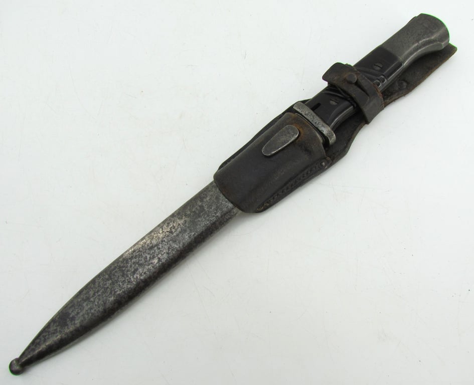 Matching K98 bayonet marked 41 fnj -6065 with frog