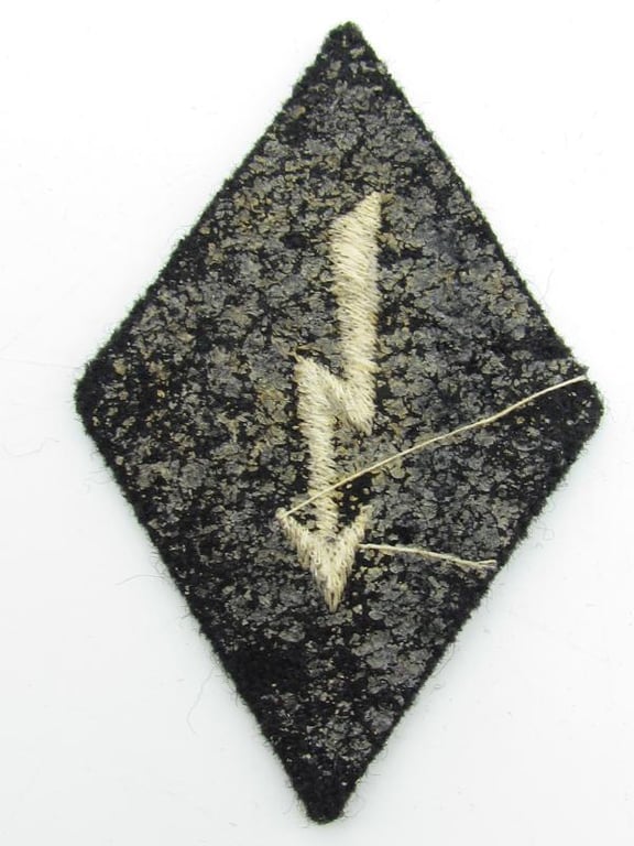 Waffen SS – Funker “radio operator” sleeve insignia