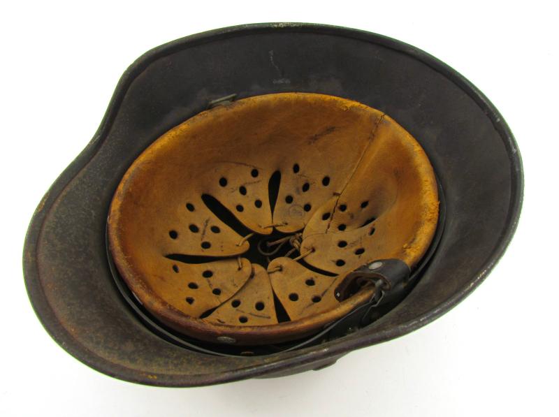 Luftwaffe Q62 M40 SD Helm ( untouched attic find )