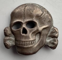 Reproduction WW2 Waffen-SS metal cap skull