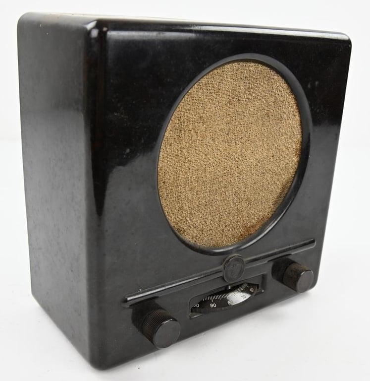 German Third Reich Era Civil Radio 'Deutsche Kleinempfänger'