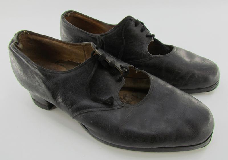 DRK 'Helferin' Uniform Complete with Shoes