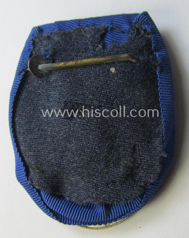 Neat - and truly used! - silver-toned WH (Heeres o. KM) so-called: 'Einzelspange' showing a: 'WH-Dienstauszeichnung 4. Stufe' (as was intended for 4 years of loyal-service) and that shows a detailed (albeit stained), eagle-device, period-attached