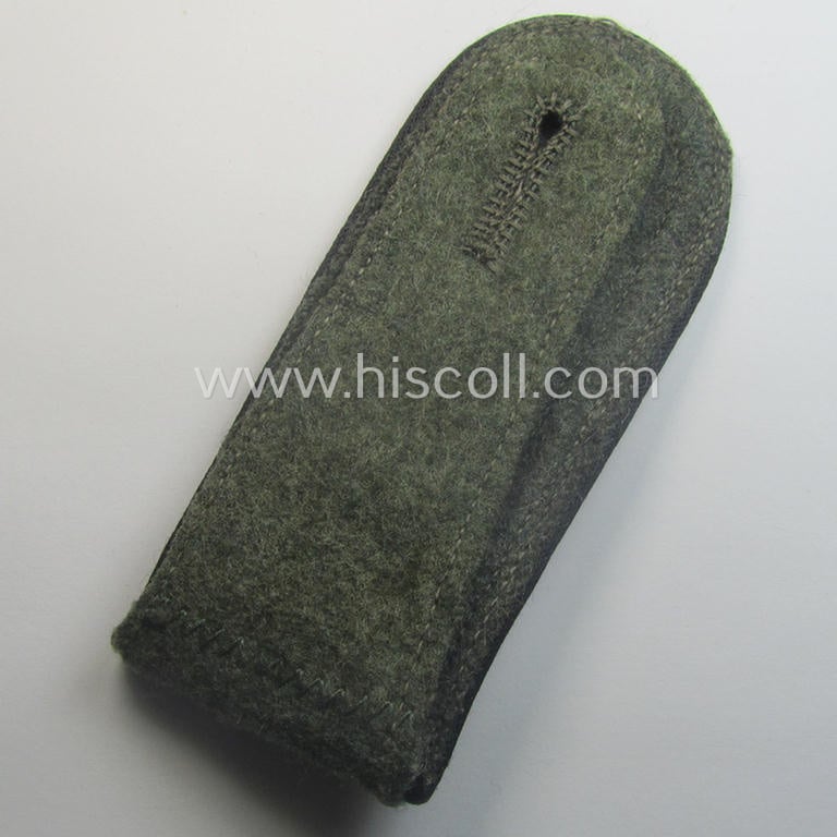 Single, WH (Heeres) NCO-type shoulderstrap: 'Feldwebel u. Mitglied einer Pionier-Lehr-Btls.'