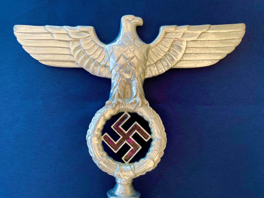 FANTASTIC ORIGINAL 1930s WWII GERMAN NSDAP POLITICAL LEADERS FLAG POLE EAGLE FINIAL