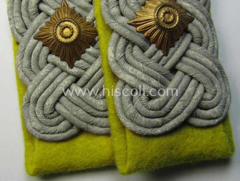 Attractive - and fully matching! - pair of WH (Heeres) neatly 'cyphered', officers'-pattern shoulderboards as piped in bright-yellow as was intended for an: 'Oberstleutnant eines Nachrichten-Abteilungs'