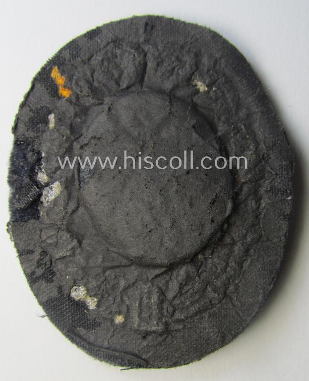 WH (Luftwaffe) 'Fallschirmschützen-Abzeichen in Stoff' (or: cloth-based paratroopers' jump-badge) that is nicely machine-embroidered and being of the so-called: 'padded version'