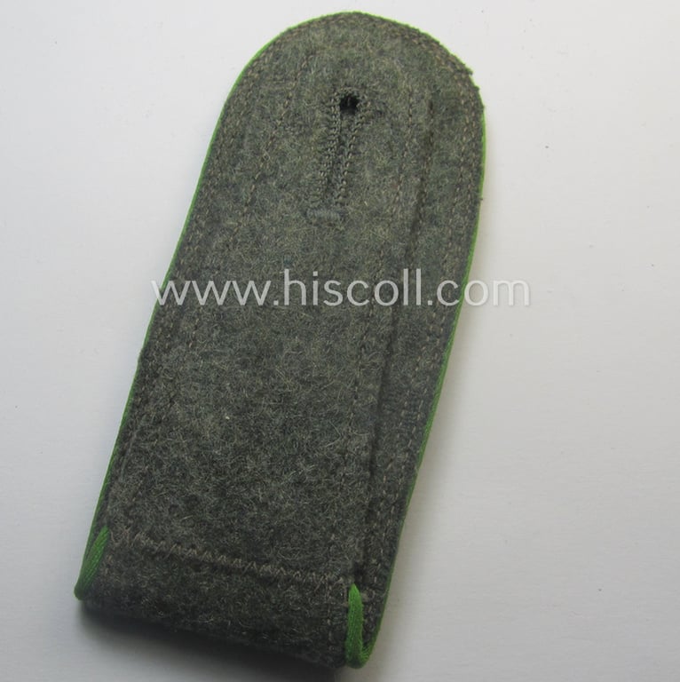 Single, WH (Heeres) early- (ie. mid-) war-period- (ie. 'M41- o. M43'-pattern) NCO-type shoulderstrap: 'Oberfwbl. der Panzer-Grenadier-Trpn.'