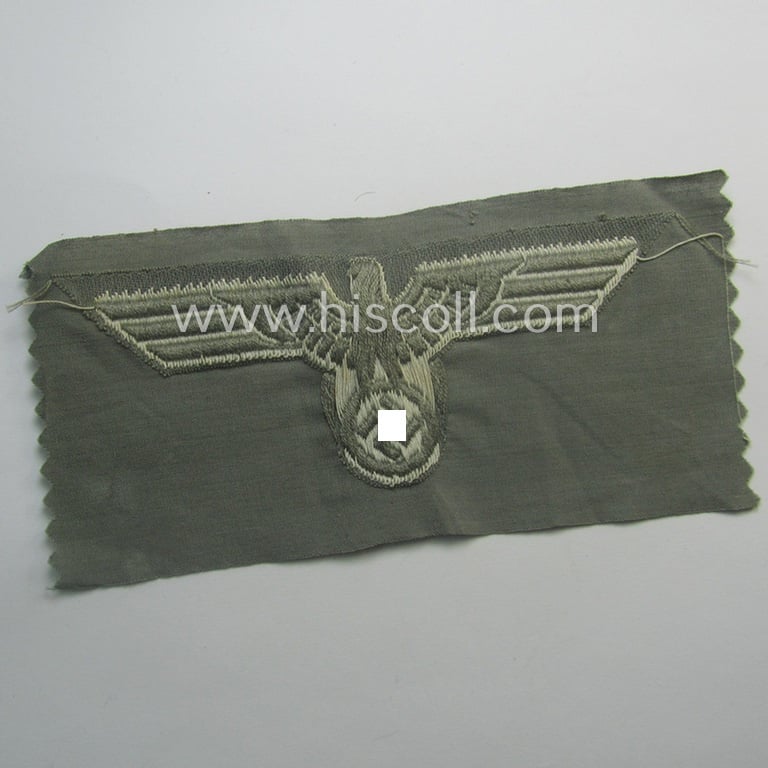 Superb - and scarcely found! - WH (Heeres) early- (ie. pre)-war-period- and/or greyish-white-coloured breast-eagle of the so-called: 'M35-pattern' (ie. 'Brustadler für Mannschaften u. Uffz.') as was executed in the neat 'BeVo'-weave pattern