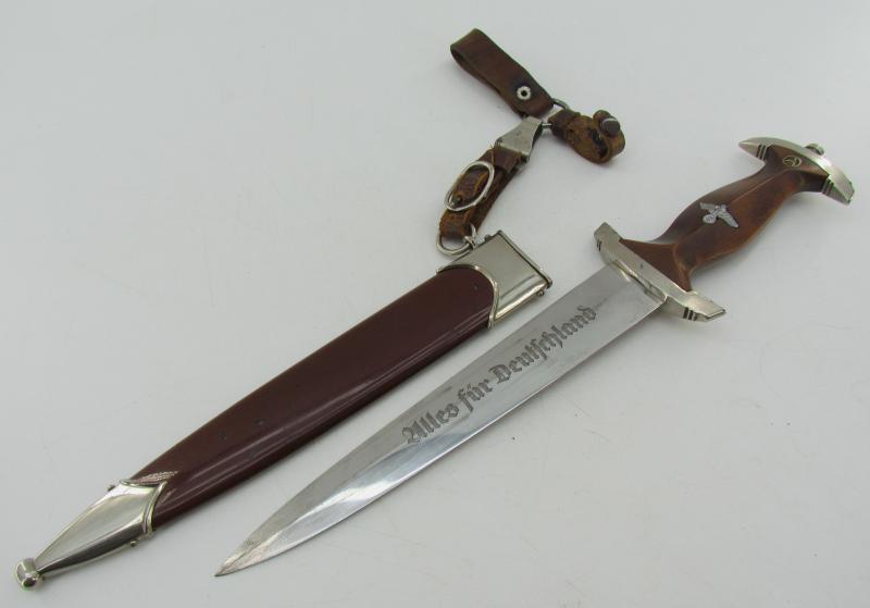 SA Dagger by M7/33 – F.W. Höller with Three Piece Hanger