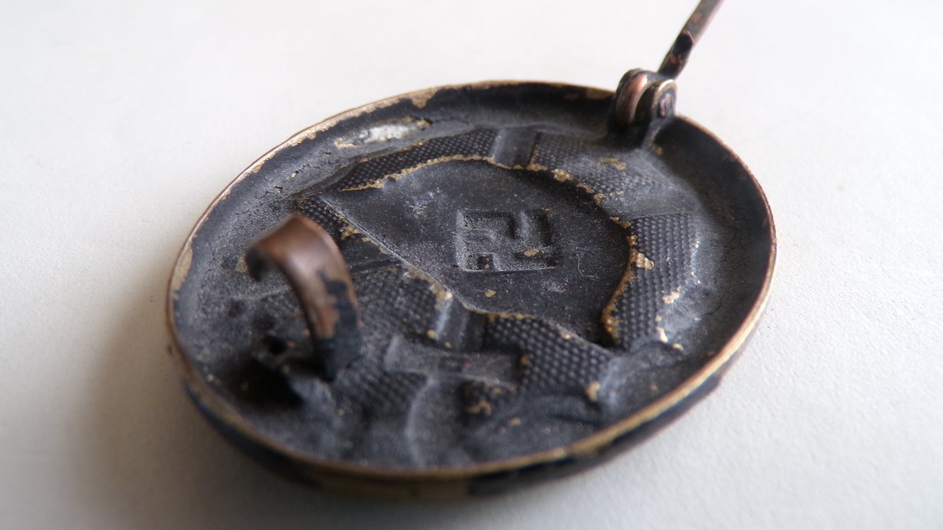 1939 Wound Badge in Black – 'Brass Core'