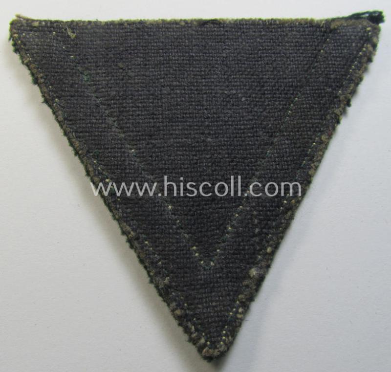 Neat - and just moderatelly used! - WH (Heeres) 'Armwinkel' (or: arm-chevron) as executed on typical darker-green-coloured wool as was specifically intended for usage by a soldier with the rank of: 'Gefreiter'