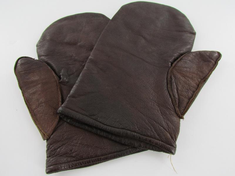 WH/SS Leather Gloves Maker Marked