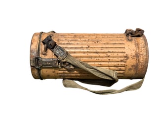 Sud Front Gasmasker and Canister