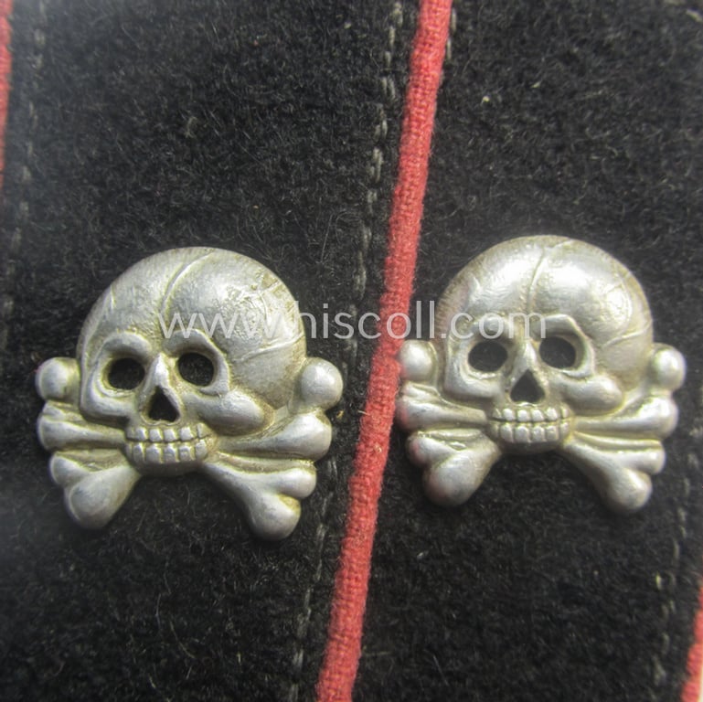 Stunning - and fully matching! - pair of early- (ie. evt. pre-) war-period, WH (Heeres) bright-pink-piped 'Panzer'-collar-tabs (ie. 'Kragenspiegel') each having an aluminium-based and 'two-pronged' skull-device (ie. 'Totenkopf') period-attached