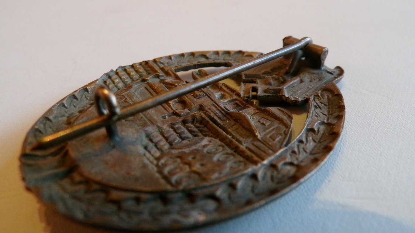 Panzerkampfabzeichen in bronze