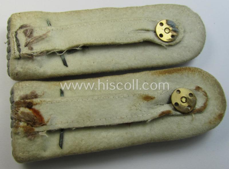 Attractive - fully matching and scarcely encountered! - pair of WH (Heeres) 'cyphered' officers'-type shoulderboards as intended for an: 'Oberleutnant eines Infanterie-Schützen-Abts.  o. Rgts.'
