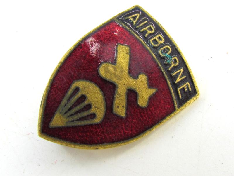 WW2 US Airborne Command Crest Insignia Pinback