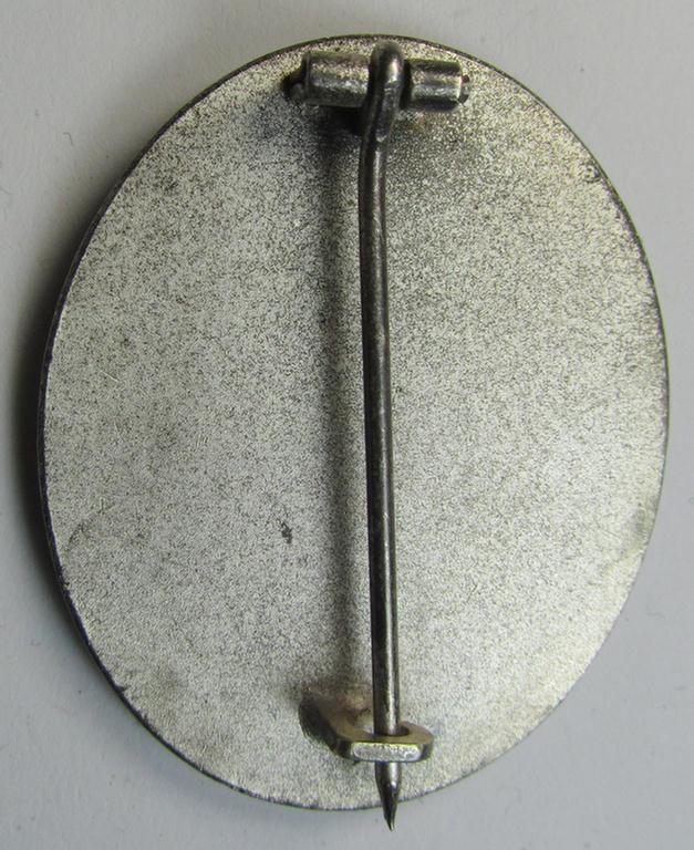 Superb - and truly luxuriously-styled! - 'Verwundeten-Abzeichen in Silber' being a non-maker-marked- and I deem early-period 'Buntmetall'-based example as was produced by a (by me) unidentified maker