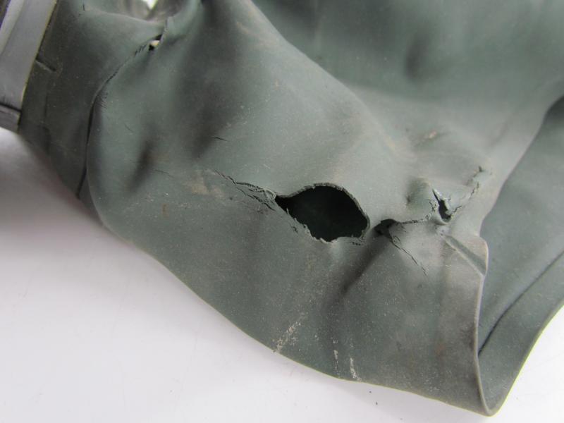 German Civilian Gasmask ( Volksgasmaske ) in Canister