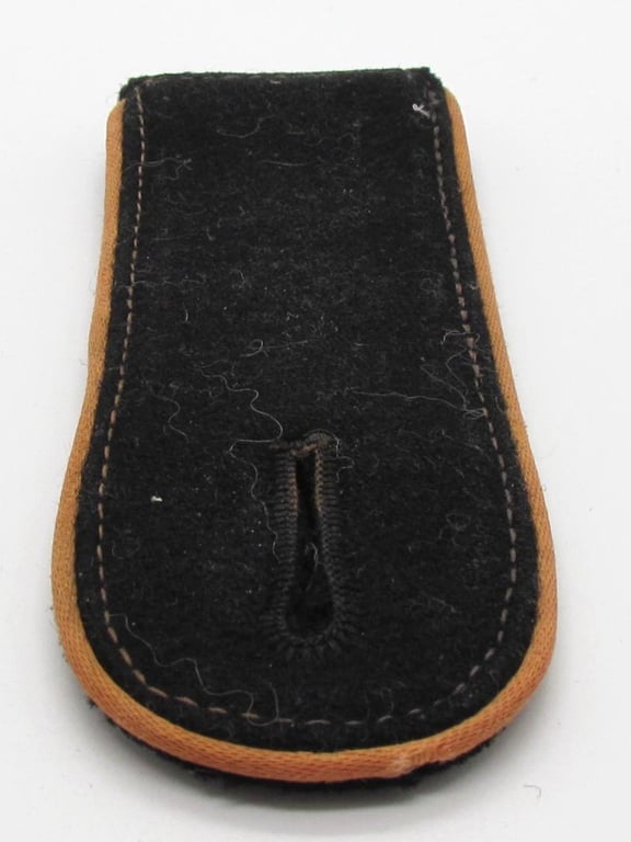 Waffen-SS Reconnaissance (Aufklärung) EM/NCO  Shoulder Board