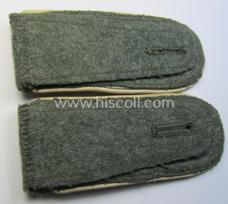 Attractive - and fully matching! - pair of WH (Heeres), early- (ie. mid-) war-period- (ie. 'M41/M43'-) -pattern, NCO-type shoulderstraps as piped in the white-coloured branchcolour as was intended for a: 'Feldwebel eines Infanterie-Regiments'