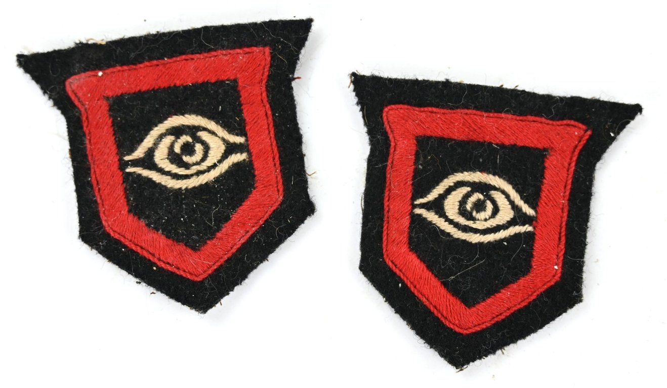 British WW2 Irish Guards Insignia Set