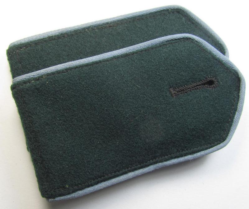 Superb, 4-pieced insignia-grouping comprising of a (matching!) pair of EM- (ie. NCO-) type 'Ostvölker'-related shoulderstraps and dito collar-tabs as was intended for usage by a: 'Turkistanischer'-volunteer