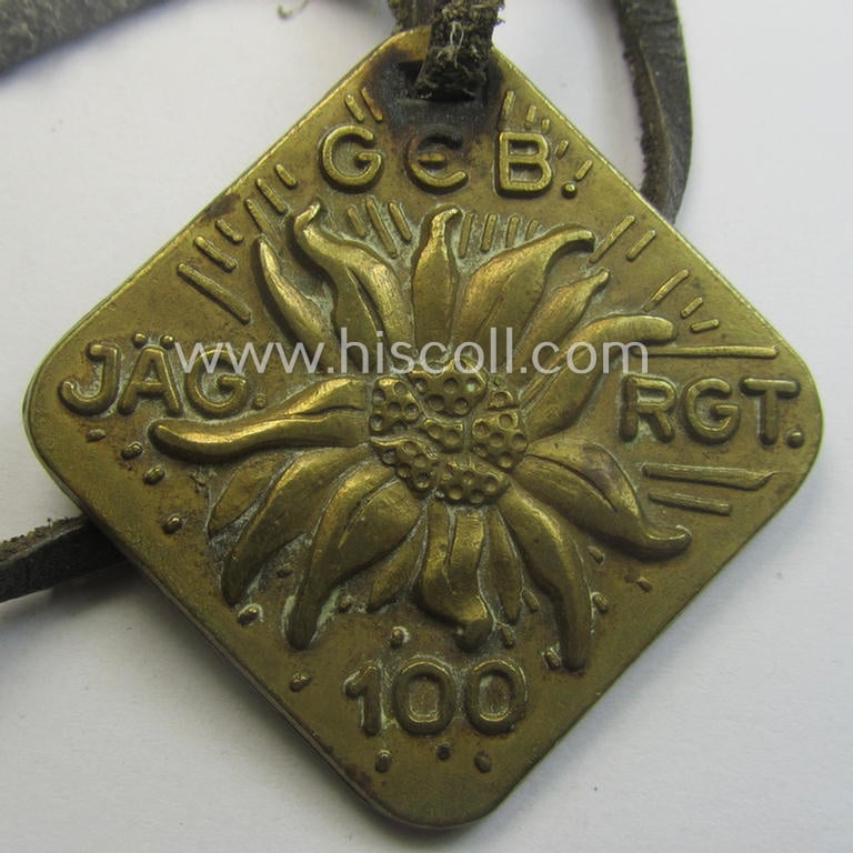Superb - and actually rarely seen! - golden-toned WH (Heeres) 'Gebirgsjäger'-related item: a semi-official, commemorative-medal (aka: 'Url') depicting an 'Edelweiss'-symbol coupled with the text: 'Geb.Jäg.Rgt. 100'
