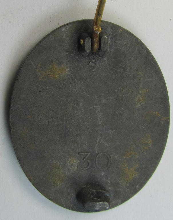 Neat, 'Verwundeten-Abzeichen in Gold' being a clearly maker- (ie. '30'-) marked- typical zinc (ie. 'Feinzink'-) based example that has lost its finish as was produced by the desirable maker: 'Hauptmünzamt Wien'