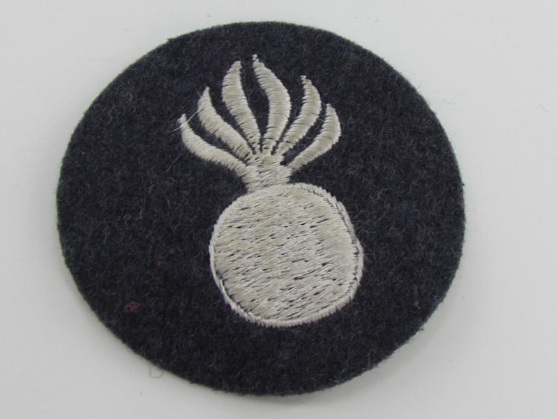 Luftwaffe Aerial Armorer Light-Bomber Personnel Trade Badge