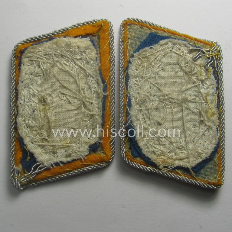 Pair of - fully matching! - WH (Luftwaffe) officers'-type collar-patches (ie. 'Kragenspiegel für Offiziere der LW') as executed in golden-yellow-coloured wool as was intended for usage by a: 'Major der Flieger- o. Fallschirmjäger-Trpn.'