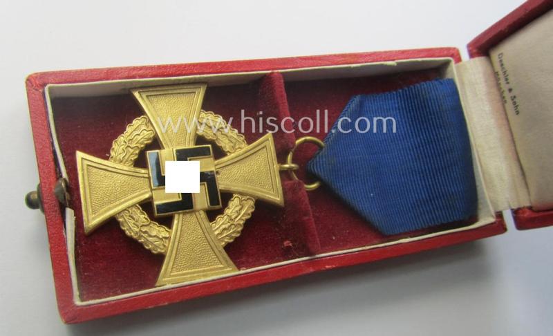 'Treuedienst Ehrenzeichen 1. Klasse' being a non-maker-marked example that comes in its neatly maker- (ie. 'Deschler & Sohn'-) marked etui