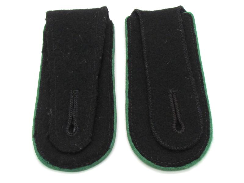 Waffen-SS mountain trooper ‘Gebirgsjäger’ enlisted shoulder boards