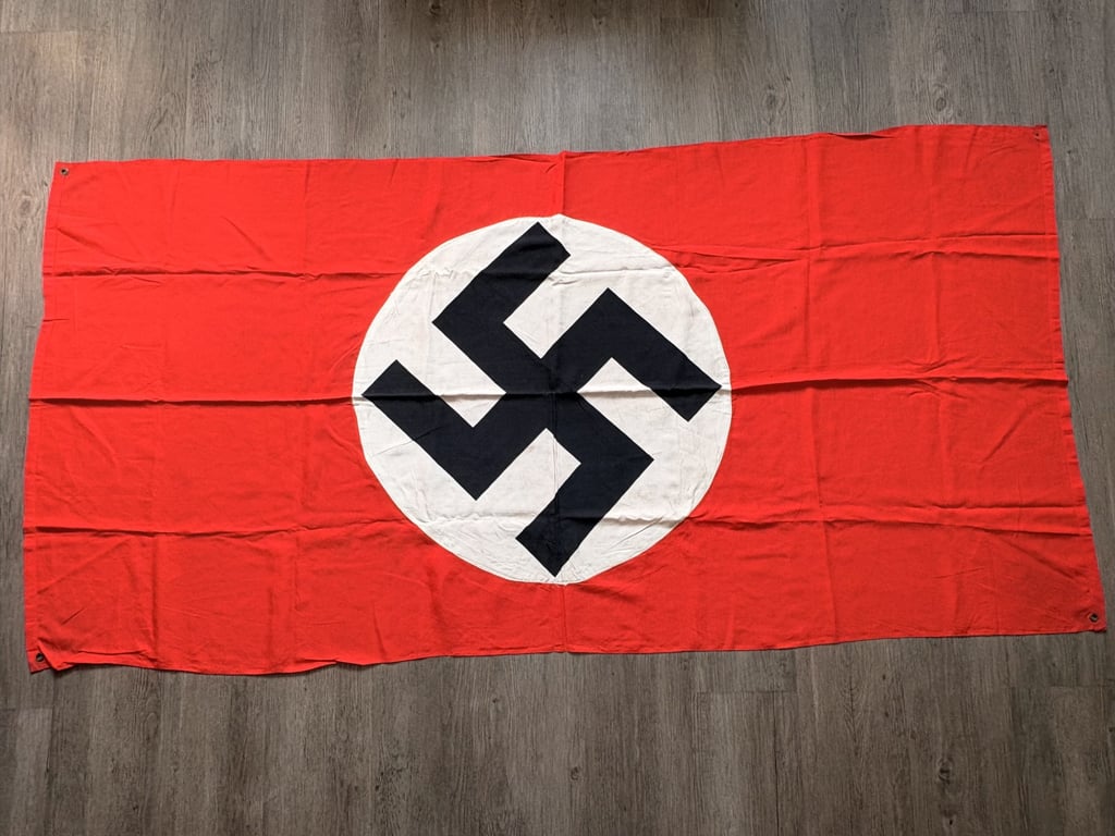 GERMAN WWII EARLY LARGE THIRD REICH COMBAT PANZER TANK IDENTIFICATION FLAG. ADDITIONAL PHOTOS