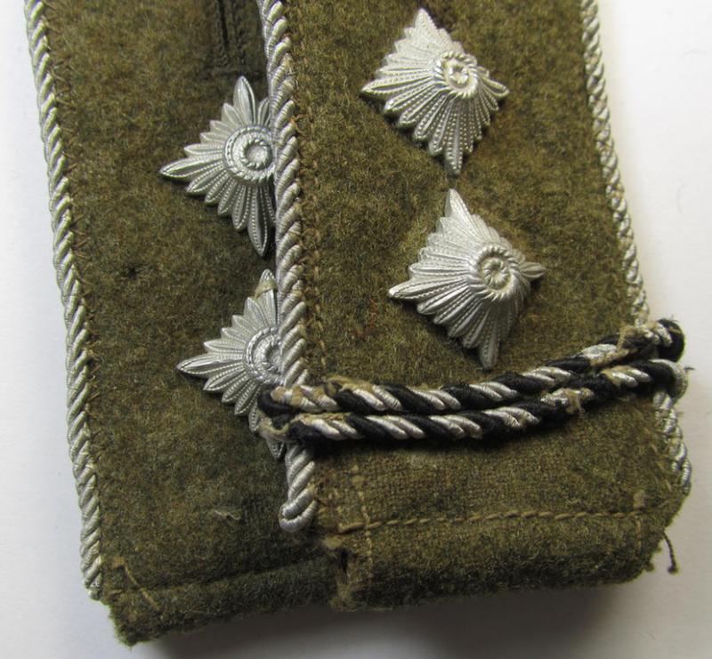 Attractive - albeit minimally mis-matched - pair of RAD (ie. 'Reichsarbeitsdienst') EM (ie. NCO-)type shoulderstraps (being of the third pattern as was used in the period between 1942-45) as was specifically intended for a: 'RAD-Hauptvormann'