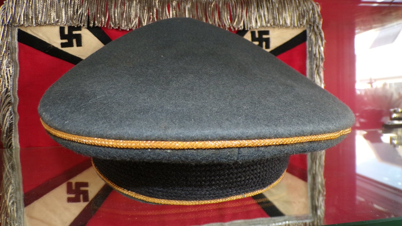 Luftwaffe Generals Visor Cap Wolfgang Pickert 1/3