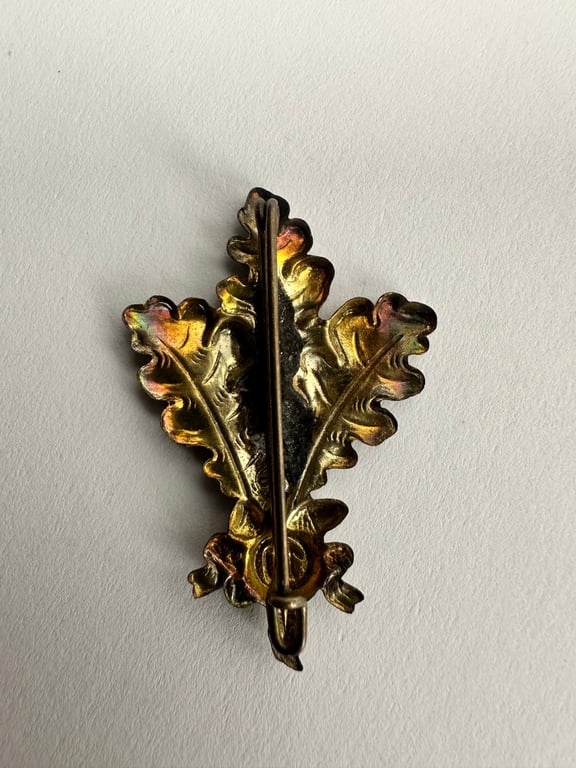 ww2 oak leaf pin "10"