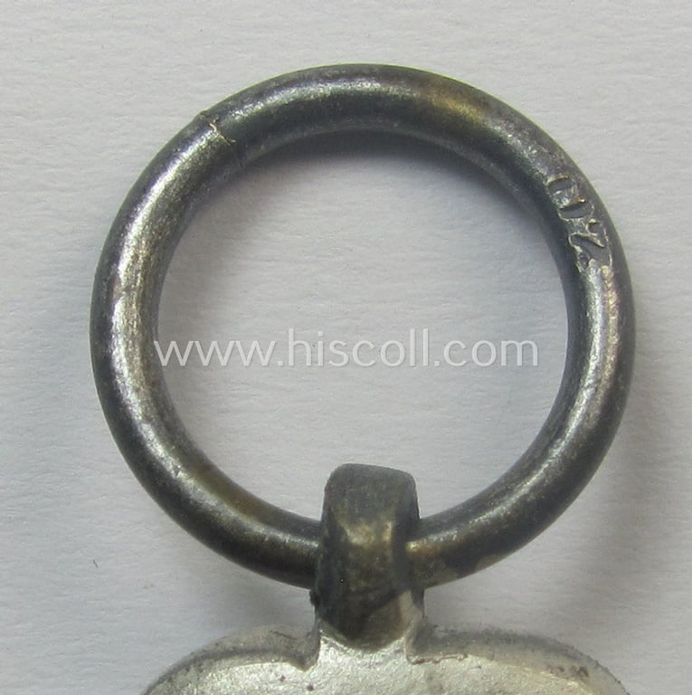 Medal-set: 'Winterschlacht im Osten 1941-42' being a maker- (ie. '117'-) marked specimen by the (unusual!) maker: 'Hugo Lang'